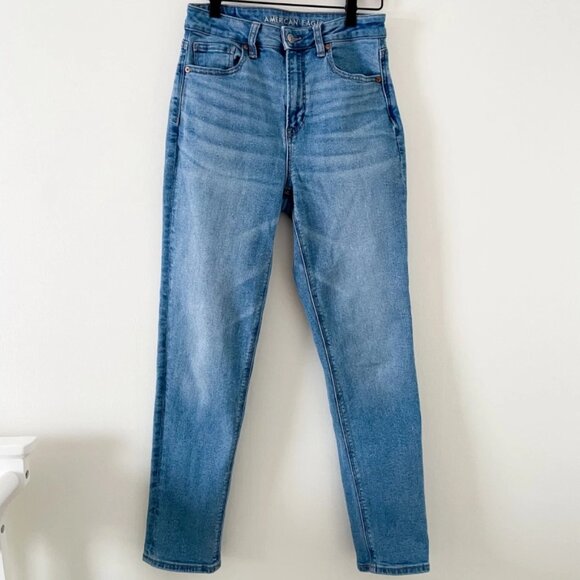 American Eagle Light Blue Mom Jean - Picture 1 of 4